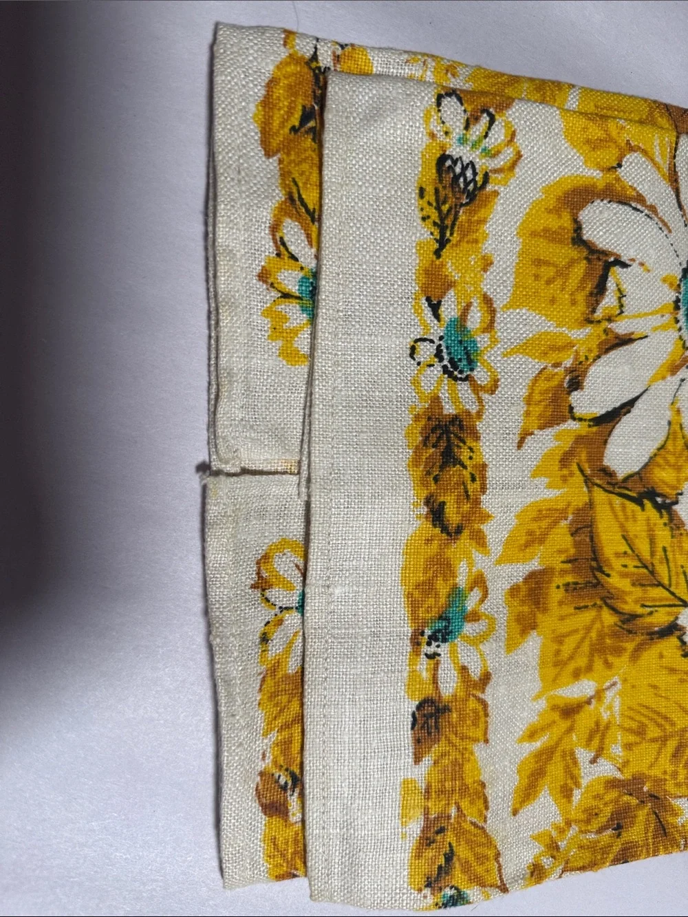 Pair of Vintage Floral & Shakespeare Tudor Linen Tea Towels 1960s 1970s Retro